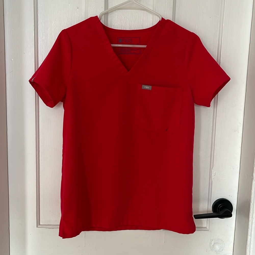 FIGS RED SCRUB TOP